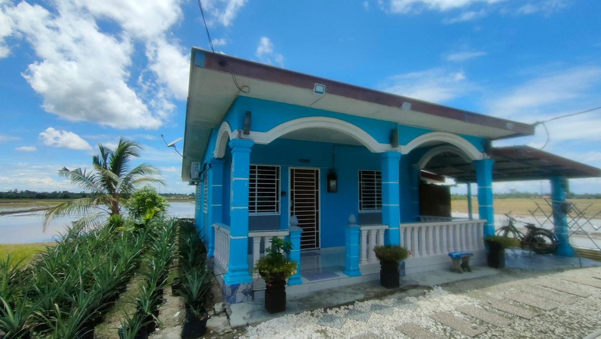 Izz Homestay Sawah Padi Sungai Besar ! חדר תמונה